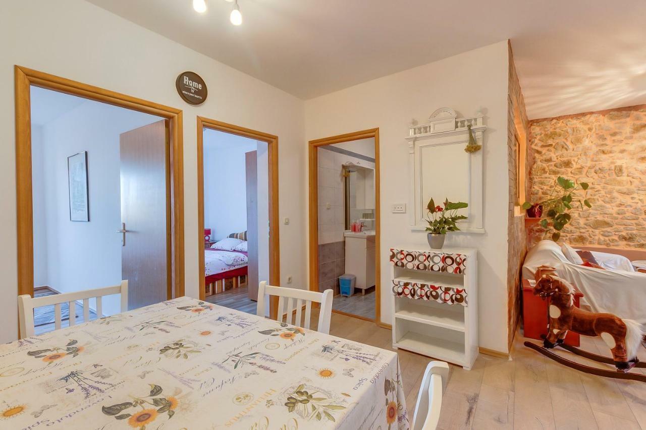 Apartment Matija Cunski ภายนอก รูปภาพ